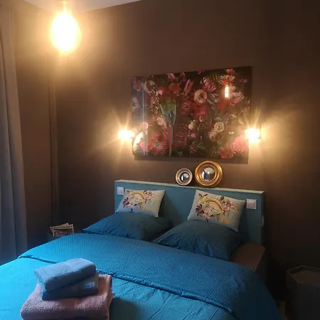 Chez Mikki Bed & Breakfast *